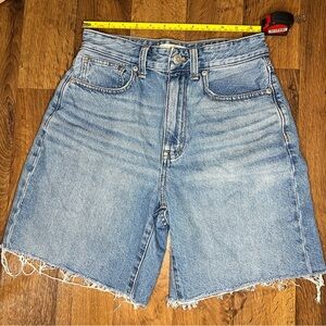 Madewell Baggy Jean distress  Denim short size 25